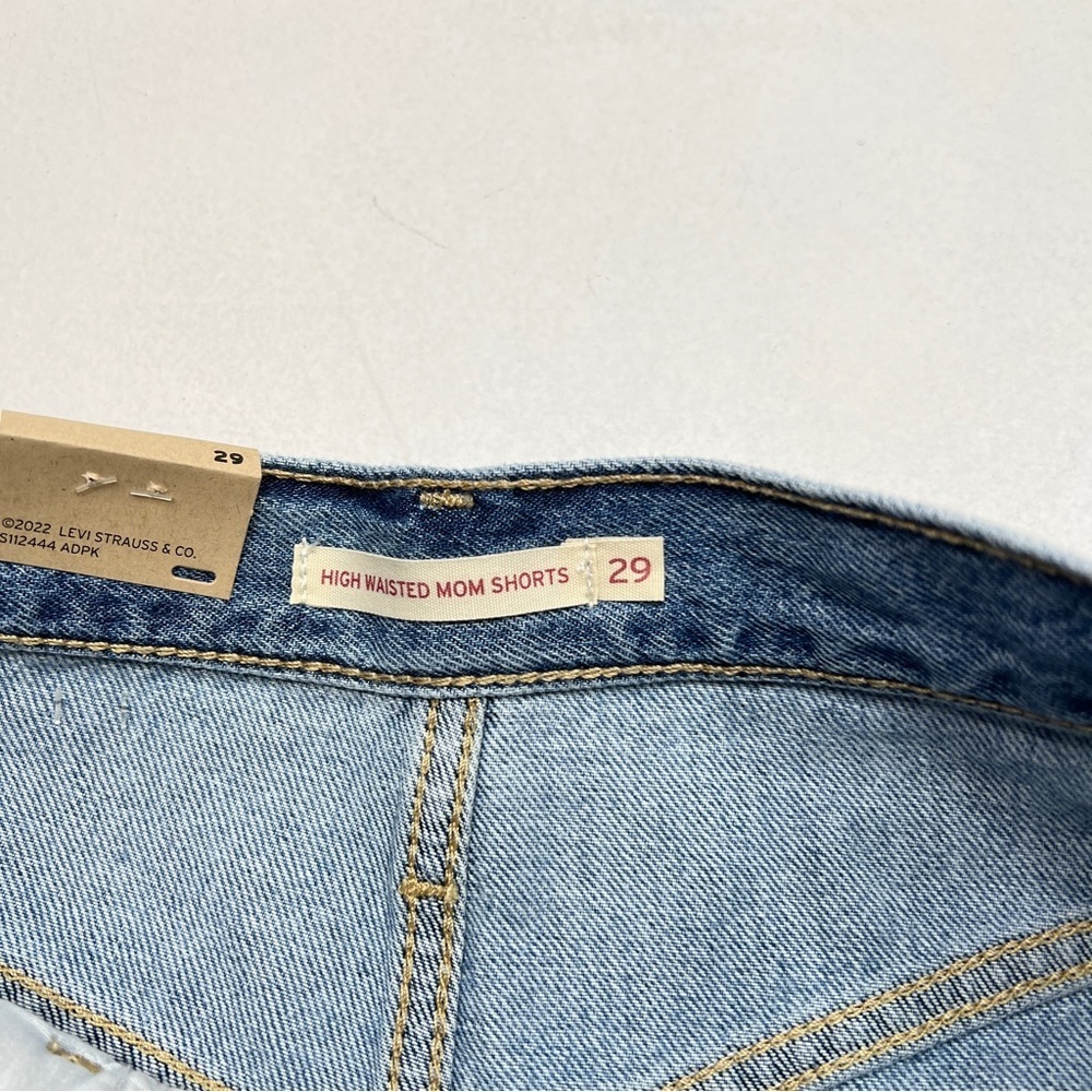 Levi’s High Waisted Mom Jean Shorts Size 29 - Picture 7 of 11